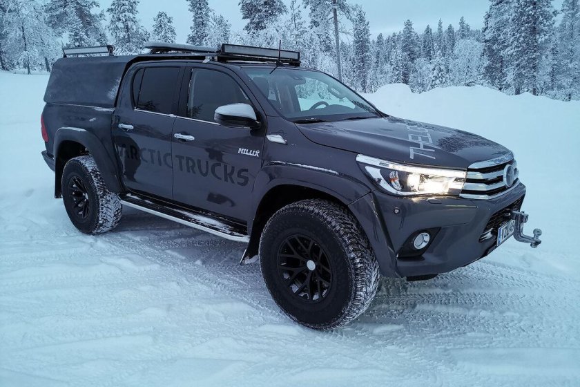 Toyota Hilux Арктик трак