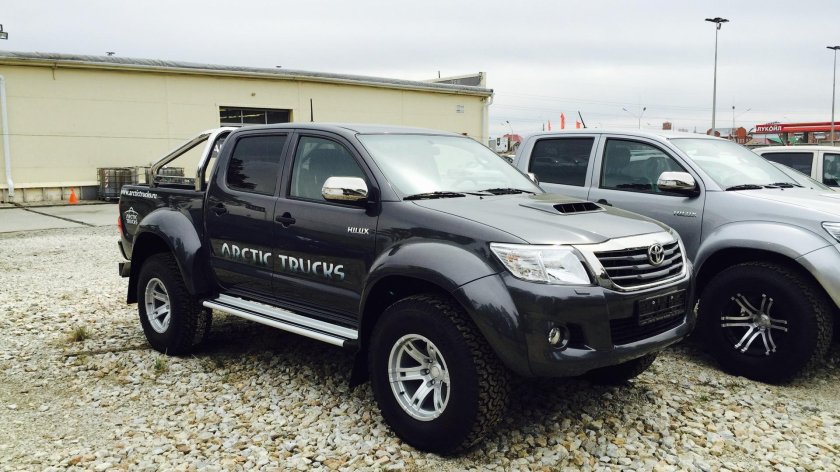 Toyota Hilux Арктик трак
