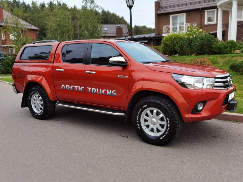 Тойота хайлюкс арктик тракс