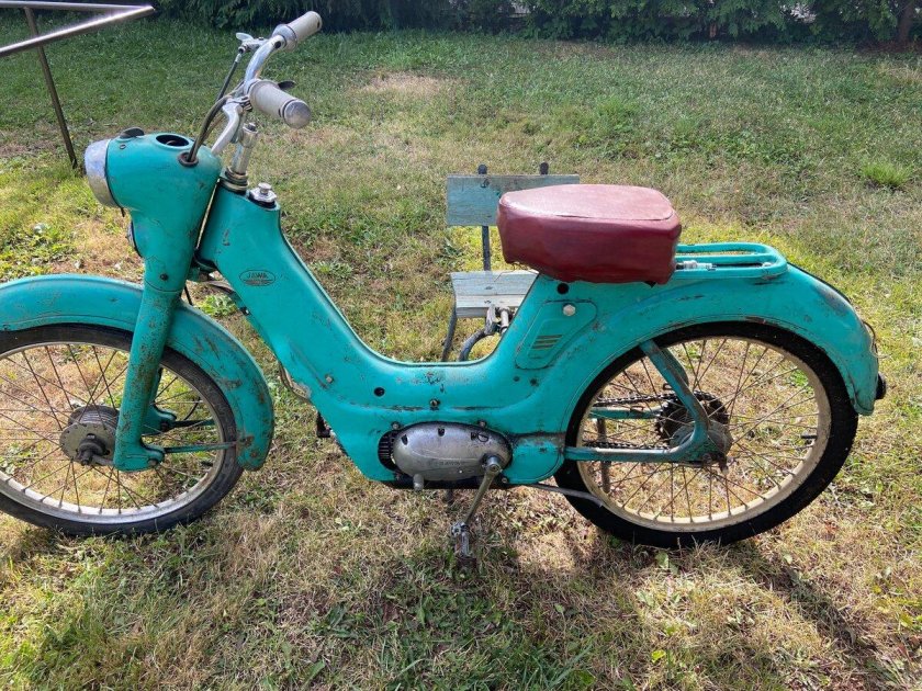 Ява яветта 551