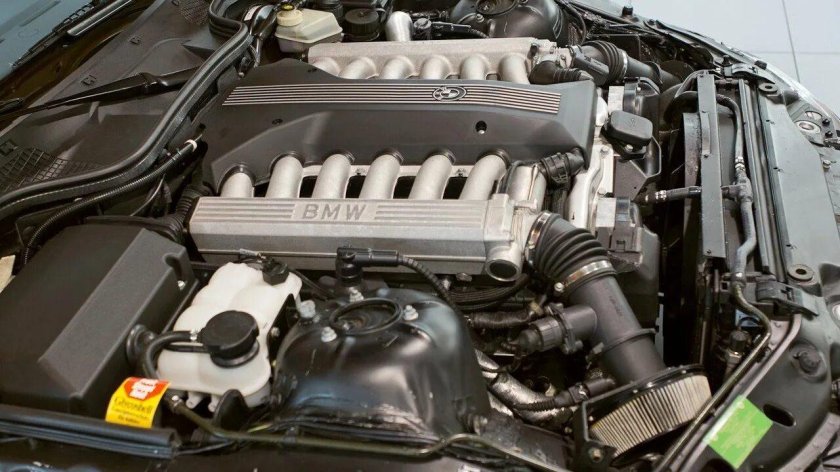 БМВ в12 мотор