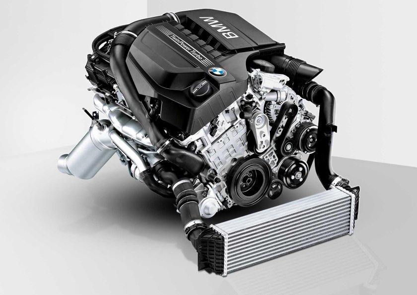 BMW 4.4 Twin Turbo двигатель