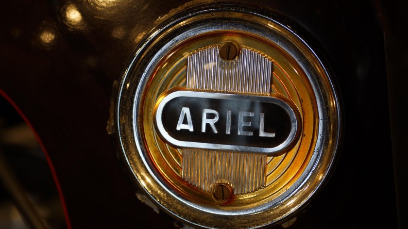 Ariel Motors Ltd лого