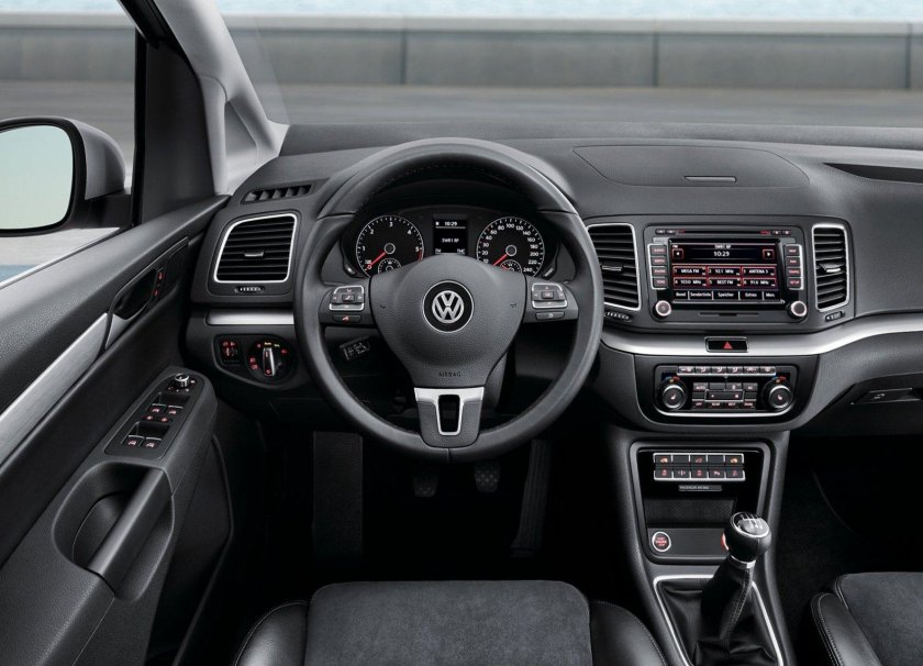 Фольксваген Шаран 2011 года