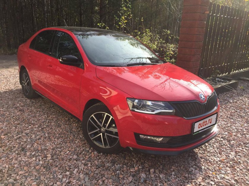 Шкода Рапид 2016 красная