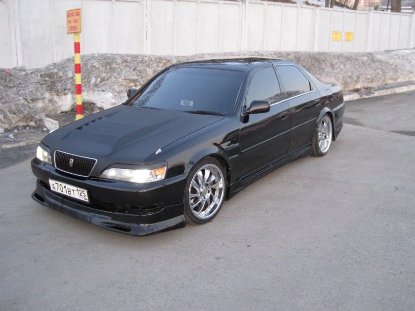 Тойота Креста 100 черная