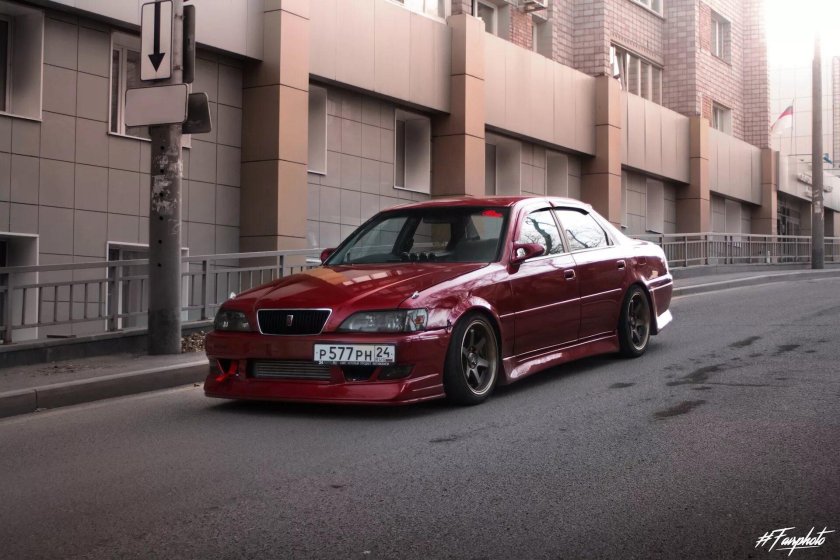 Тойота Креста 100