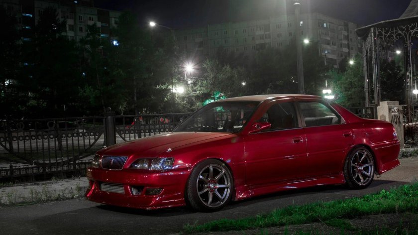 Toyota Chaser 100 красный