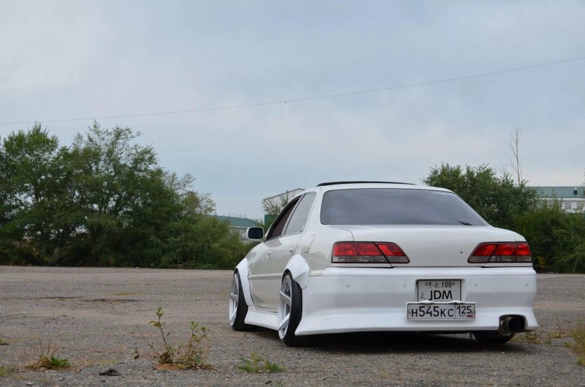 Toyota Креста 100