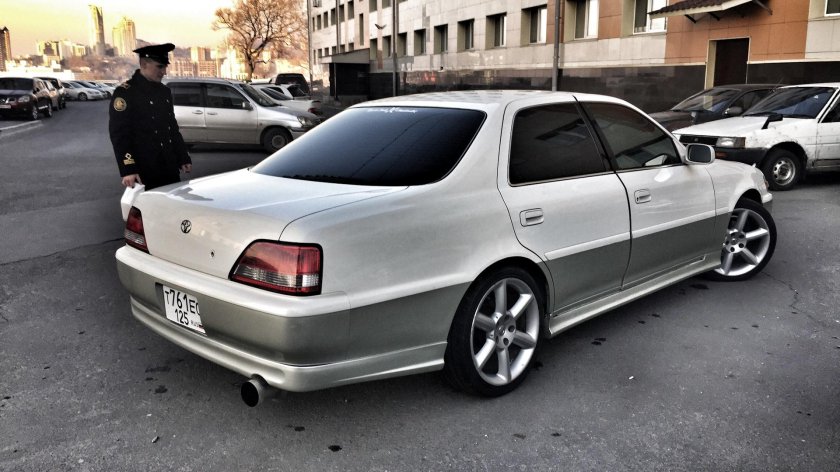 Toyota Креста 100