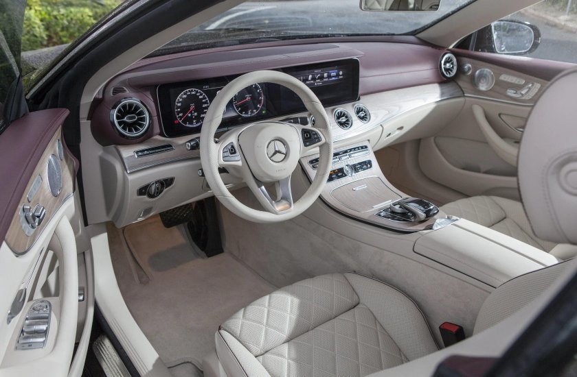 Mercedes Benz e300 Coupe белый салон