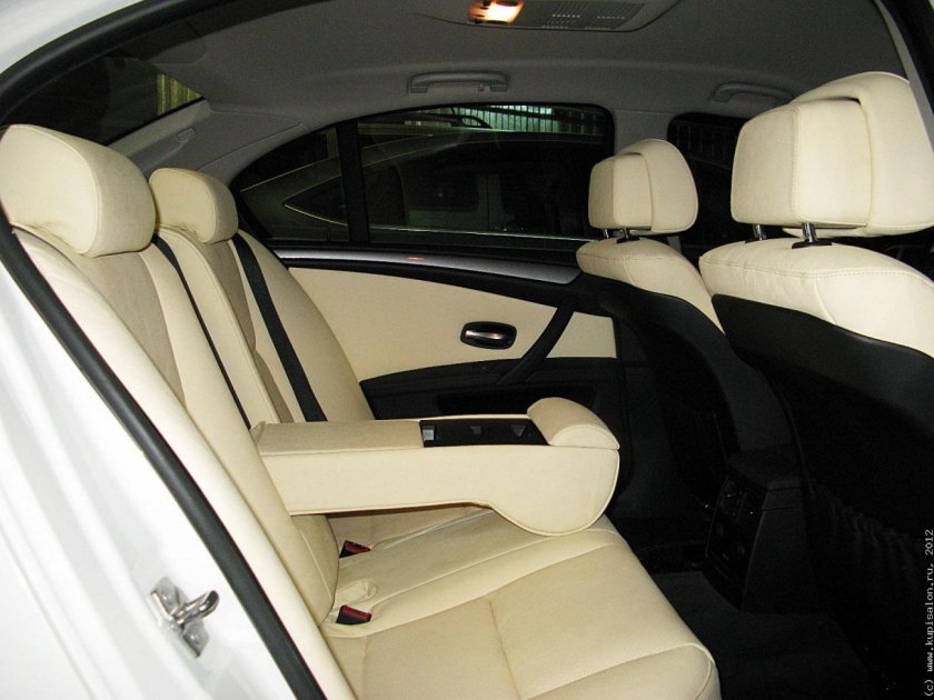 БМВ 5 белый салон