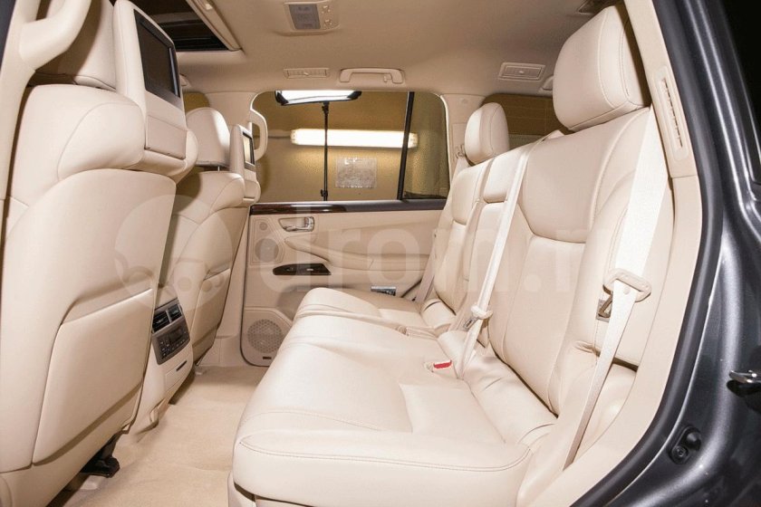 Lexus LX 570 салон сзади