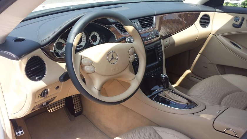 Mercedes Benz CLS 219 салон