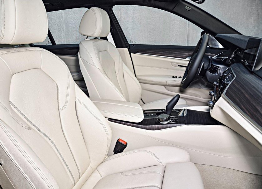 BMW 5 g30 белый салон