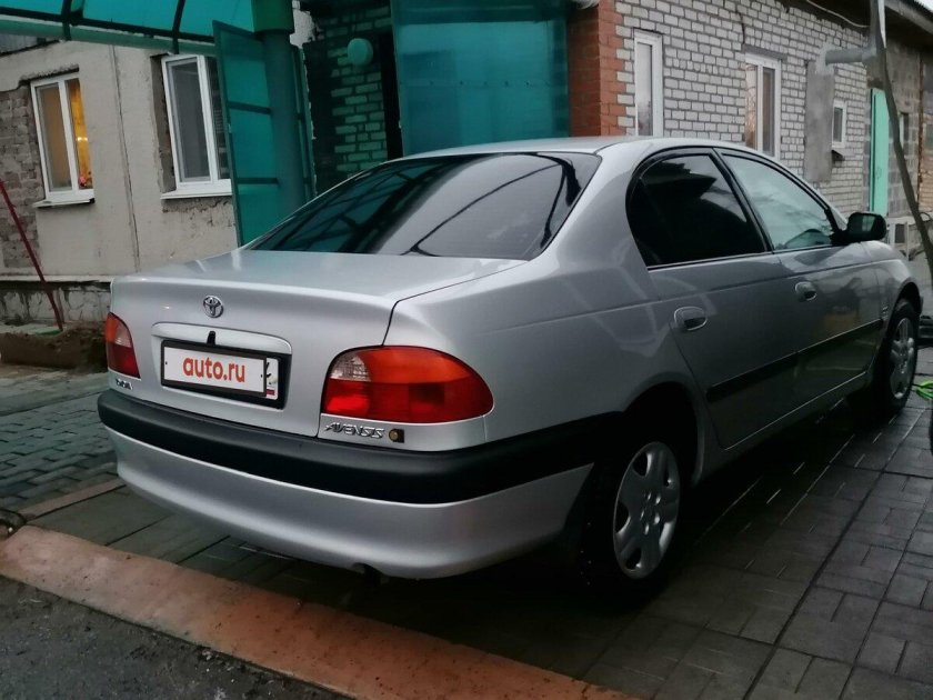 Toyota avensis 1997 2000