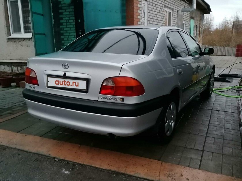 Toyota avensis 1997 2000
