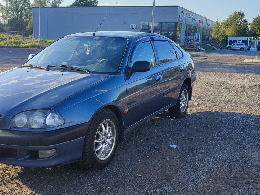 Тойота авенсис 1998 года