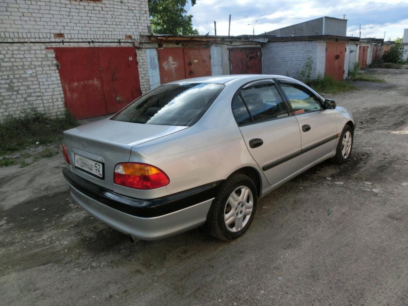 Toyota Avensis 2000