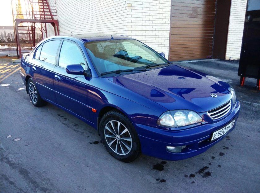 Toyota Avensis 2000