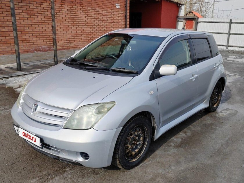 Тойота ист 2004