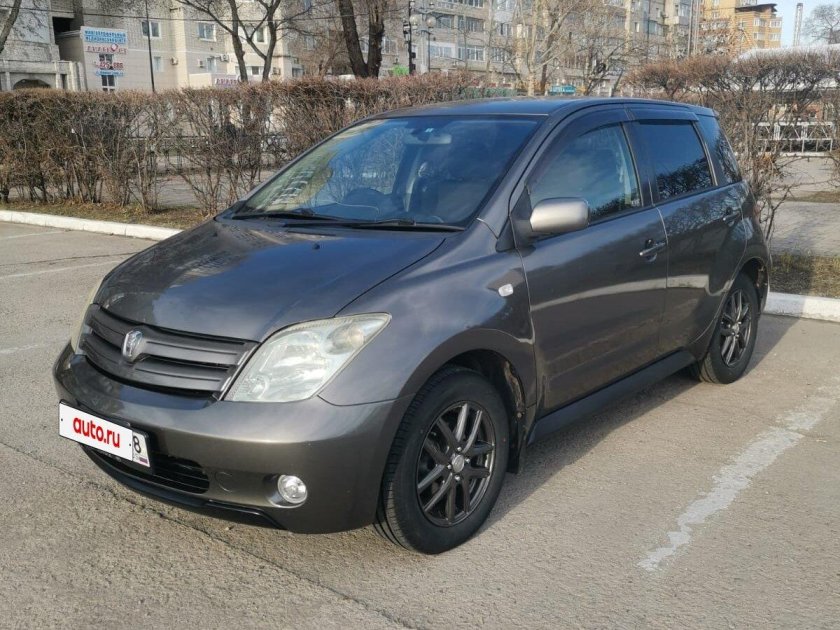 Тойота ист 2005