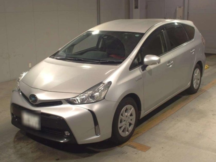 Тайота Приус 2018 чёрная