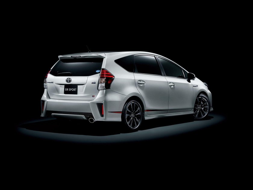 Toyota Prius Alpha GS