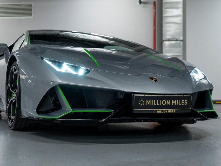 Lamborghini huracan серая