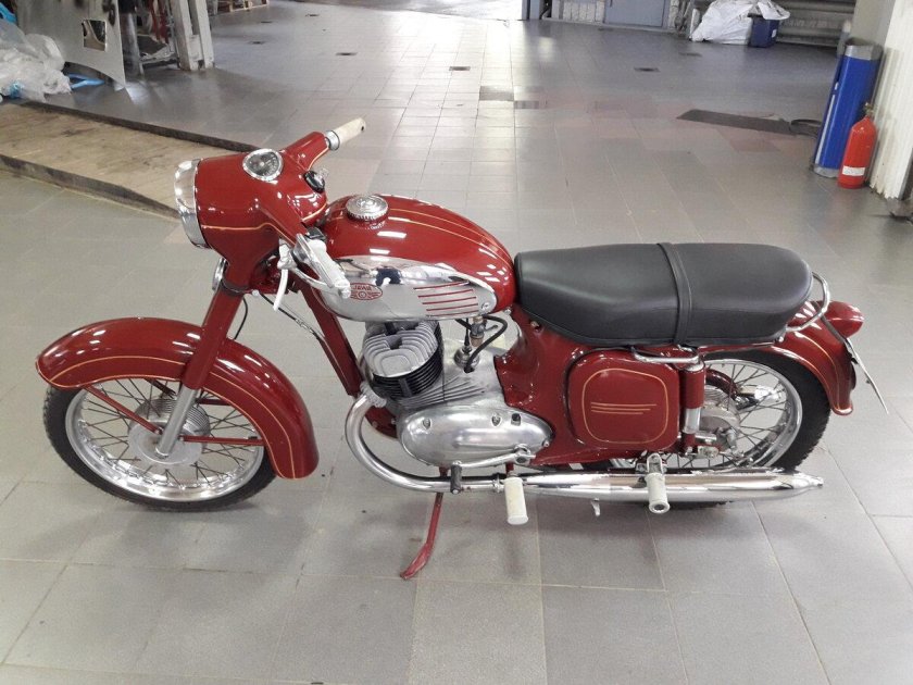 Мотоцикл Ява 350 старушка