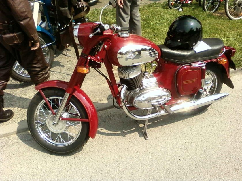 Ява 6 вольтовая старушка