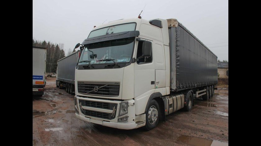 Вольво 2008 года тягач