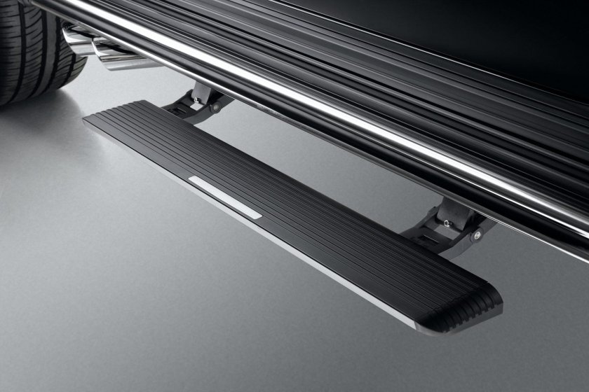 Выдвижные пороги BMW x7