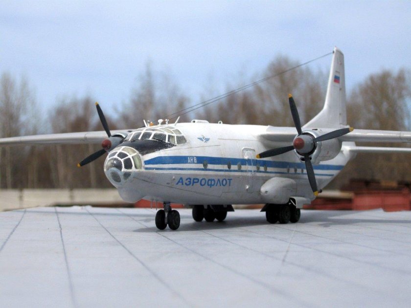 Самолет ан 8