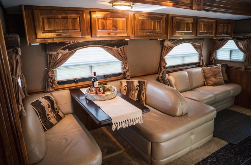 Фредлайнер Коронадо салон