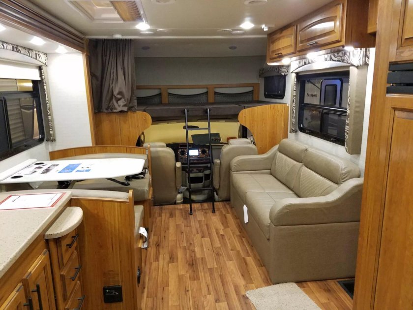 Виннебаго автодом