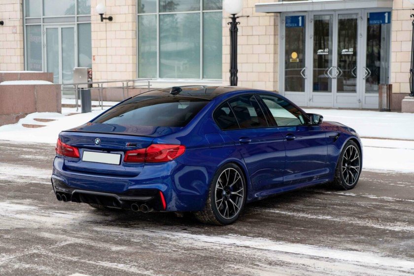 BMW m5 f90 Competition Blue