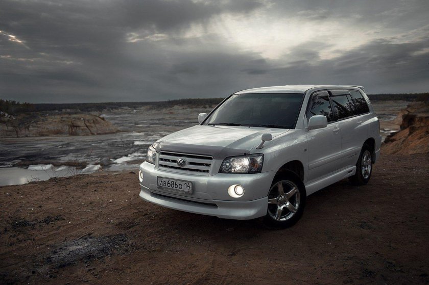 Тойота Клюгер 2003