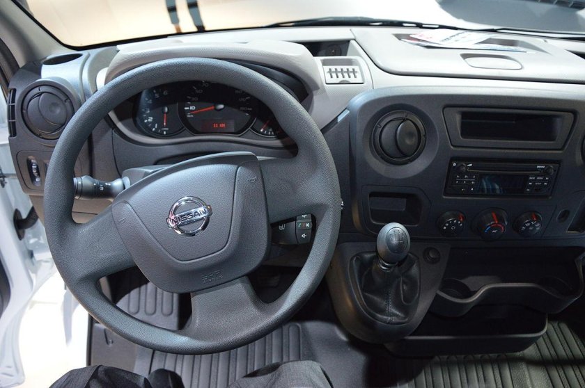 Nissan nv400 2010-