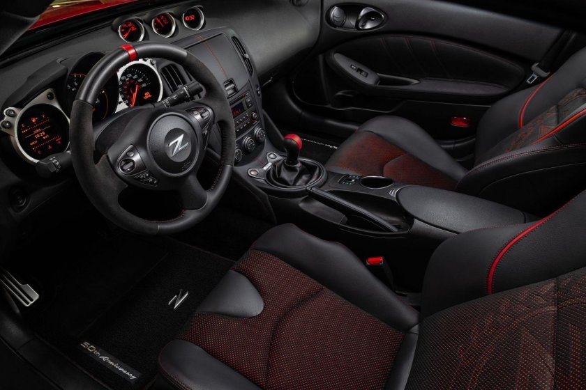 Nissan 370 z Nismo Interior