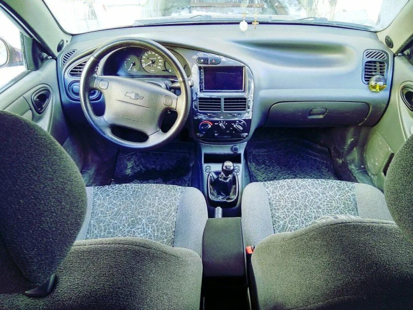 Chevrolet lanos салон