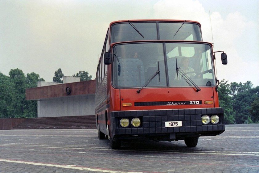 Икарус 270