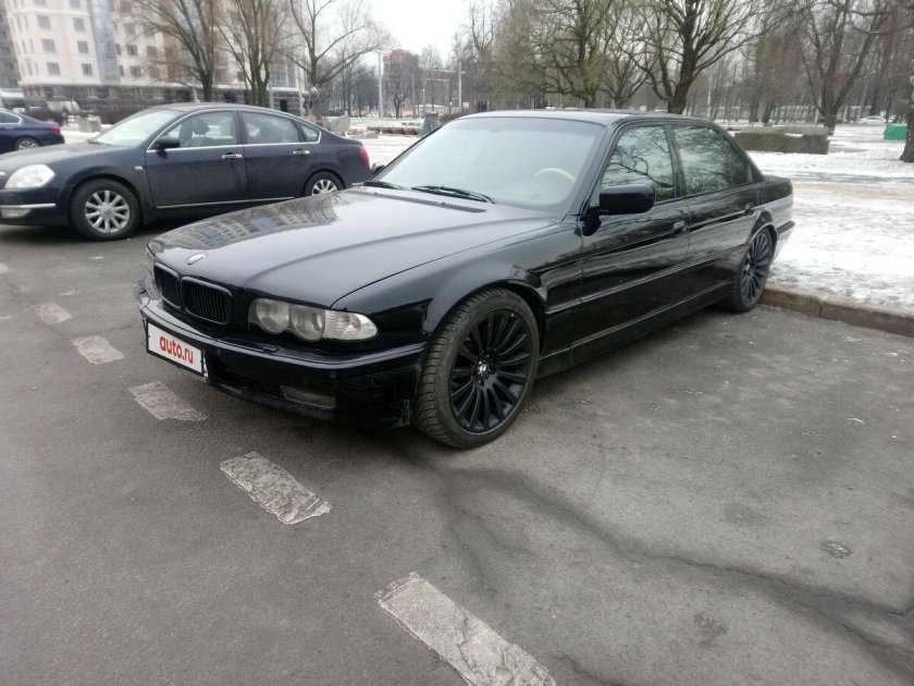 Бмв 7 серии 1999