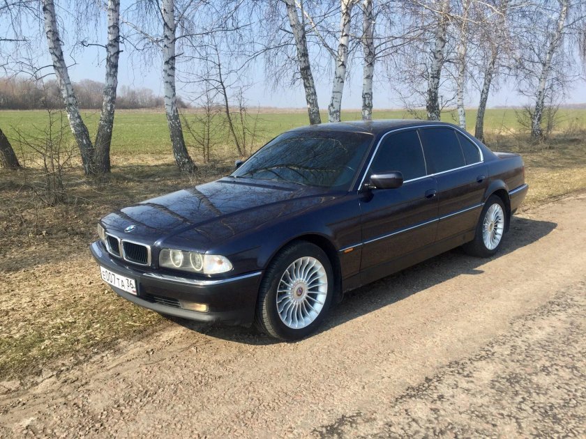 БМВ 7 1998