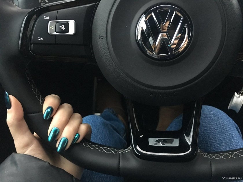 Маникюр на руле