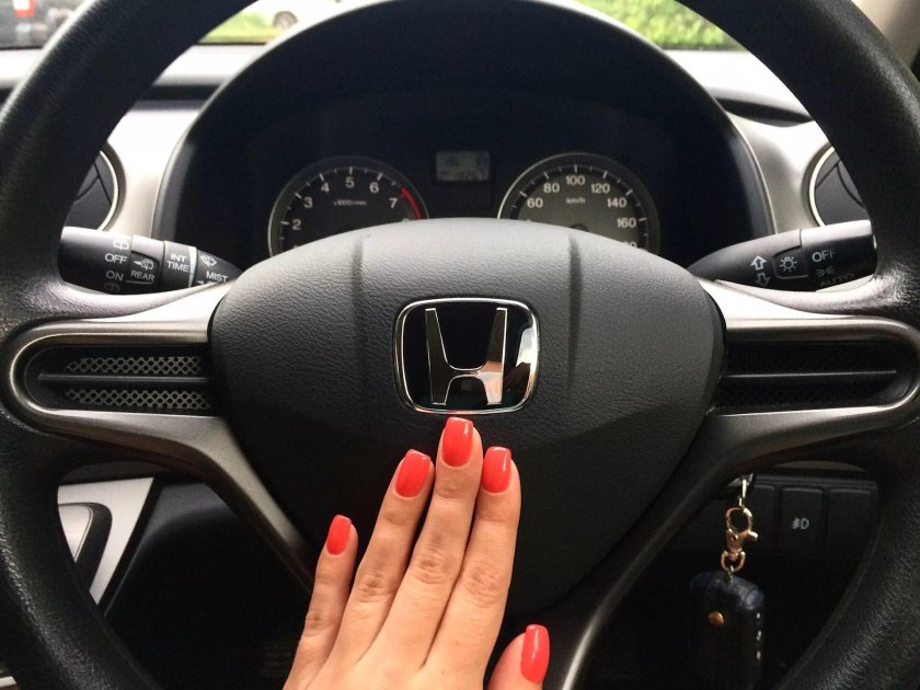 Маникюр на руле