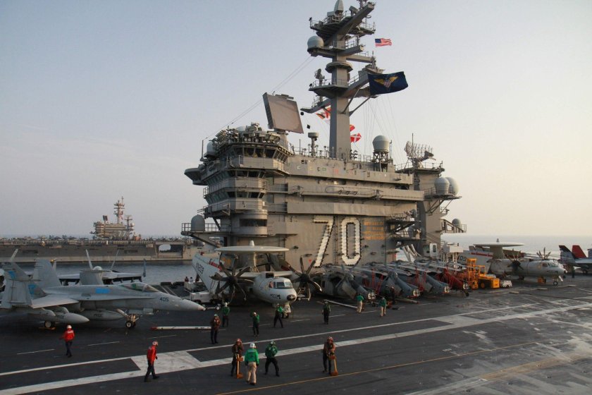 Авианосец сша