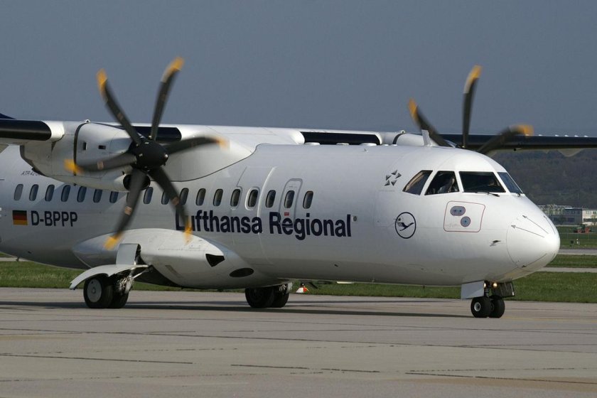 ATR-42 турбовинтовой самолет