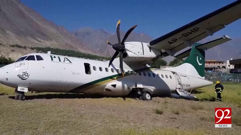 АТР-42-500 самолет