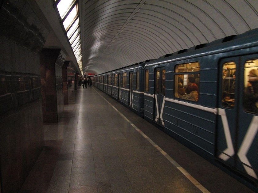 Станция метро Дмитровская